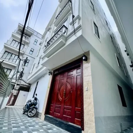 Bán Nhà Xuân Đỉnh 35m + 5 Tầng + Mặt tiền: 5.2m Dân Xây + Full Nội Thất + Gần CV Hòa Bình giá Chỉ