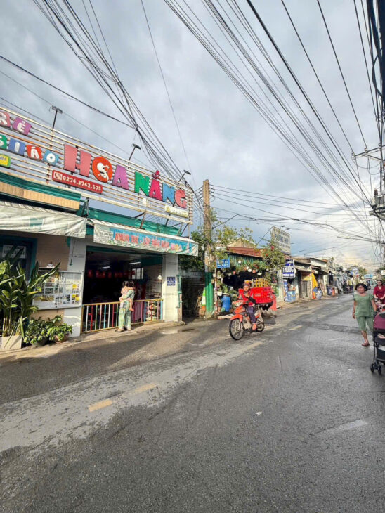 Bán Dãy Trọ 256m² (13 phòng + kiot), Nguyễn Đức Thiệu 100m thông Lý Thường Kiệt, Dĩ An, chỉ 5,8 tỷ!