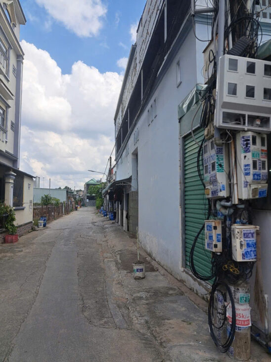 NHÀ CĂN GÓC 2 MẶT TIIỀN, VỪA Ở VỪA KINH DOANG BUÔN BÁN Tân Đông Hiệp