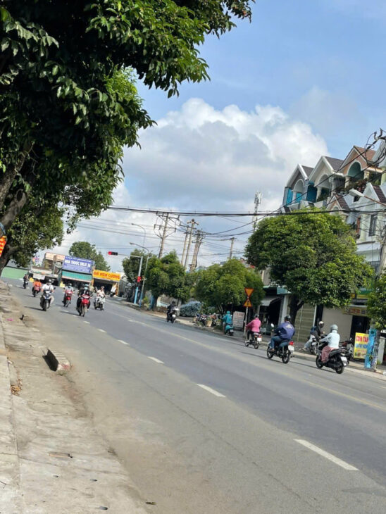 MẶT TIỀN DT743A – ĐỐI DIỆN PHÚ HỒNG THỊNH – 1892M2 FULL THỔ CƯ