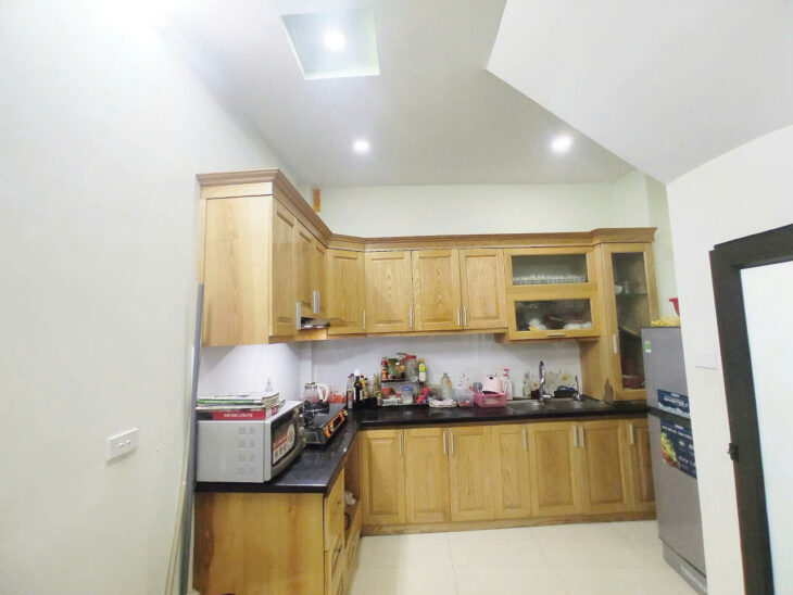 BÁN NHÀ LÔ GÓC 3 MẶT THOÁNG Ô TÔ TRÁNH CÁCH 80M. NHÀ 5 TẦNG .RA TỚI ĐƯỜNG 32 CHỈ 200M.VÀ ĐẠI HỌC