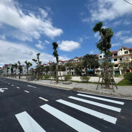 CHỈ HƠN 13XTY HƯỞNG TRỌN MỘT CĂN LIỀN KỀ 4 TẦNG CIENCO5- TRỤC CHÍNH 70M, VỊ TRÍ TRUNG TÂM ĐAN