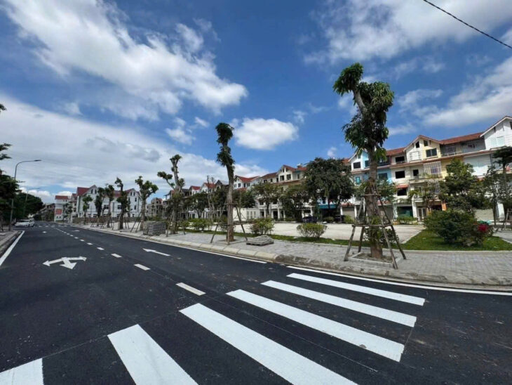 CHỈ HƠN 13XTY HƯỞNG TRỌN MỘT CĂN LIỀN KỀ 4 TẦNG CIENCO5- TRỤC CHÍNH 70M, VỊ TRÍ TRUNG TÂM ĐAN