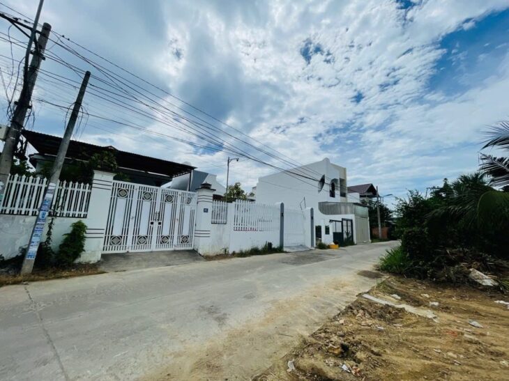 Bán đất full thổ cư mặt tiền Cầu Bè & Liên Hoa Nha Trang , đường 7 m , sổ hồng riêng