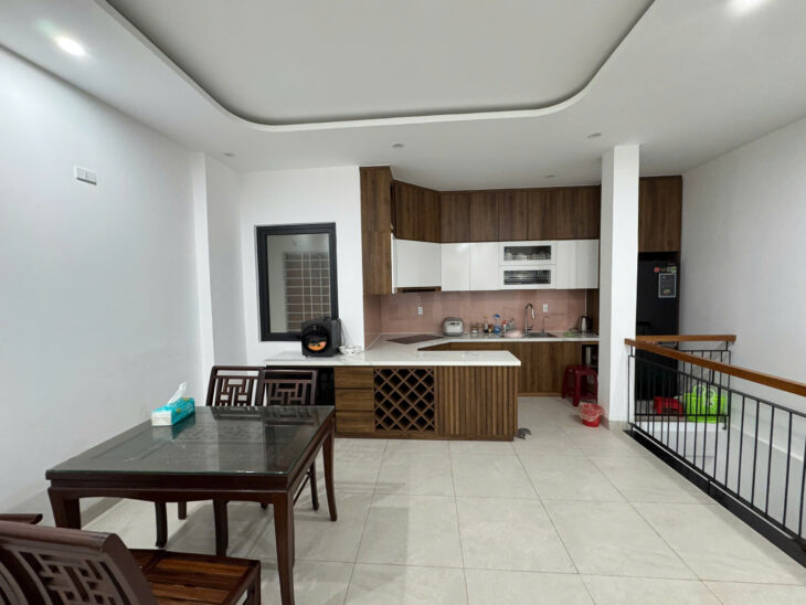 Bán nhà 3 tầng trung tâm TP Nha Trang – mặt tiền đẹp – full nội thất