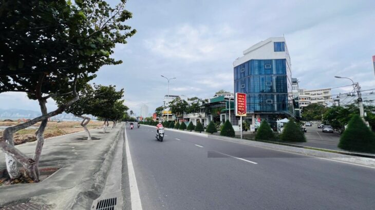 BÁN NHANH TÒA NHÀ PHỐ LÔ GÓC KINH DOANH NGHỈ DƯỠNG VIEW BIỂN PHẠM VĂN ĐỒNG NHA TRANG GIÁ BÁN 17 TỶ