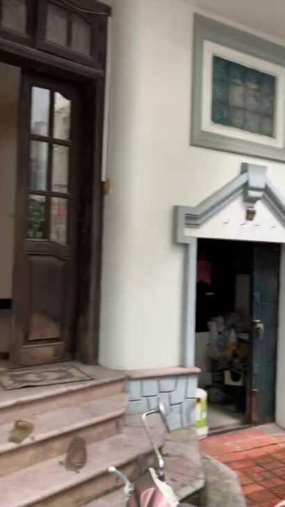 17.11.25.1. Bán nhà gần CV Bách Thảo, view hồ điều hòa, dt 150m2 có sân vườn, thoáng mát, MT khủng