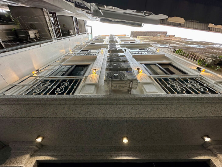 (Tin thật 100%) Bán CHDV 66,5m2 x 22P ở Lạc Long Quân – Cách ô tô tránh 30m – Dòng tiền 1,4 tỷ/năm