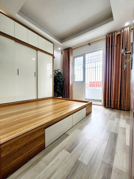 Bán Căn chung cư Xuân La 52m, tầng 4, 2 ngủ, thang máy, full nội thất!