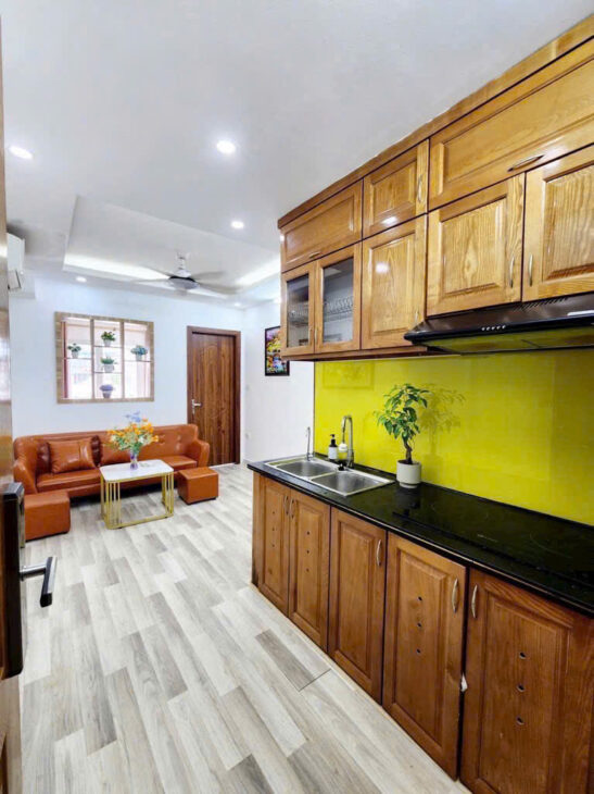 Bán Căn chung cư Xuân La 52m, tầng 4, 2 ngủ, thang máy, full nội thất!