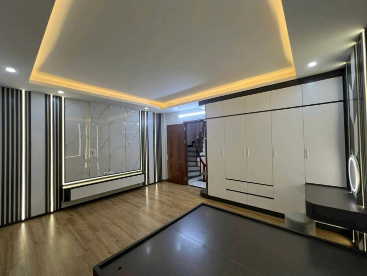 Tựu Liệt, Hoàng Liệt, hàng xóm Linh Đàm