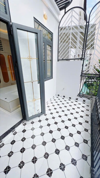 SÁT MẶT TIỀN TÂN MỸ QUẸO CÁI TỚI PHÚ MỸ HƯNG Q7 DIỆN TÍCH NGANG 3,8 DÀI 17 ĐÚC BÊ TÔNG CÓ 5