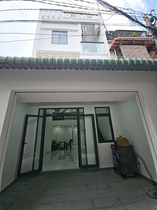 Sát mặt tiền Q7 Tân thuận Ngang 4.5 dài 12 3 TẤM CÓ 5 TỎI