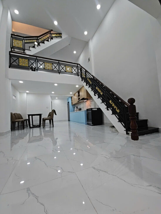 Sát mặt tiền Q7 Tân thuận Ngang 4.5 dài 12 3 TẤM CÓ 5 TỎI