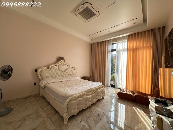 Nhà mặt đường lô góc Chùa Hàng – Ngang 4.65m – Lô góc cực đẹp