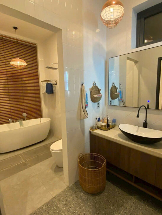 BIỆT THỰ MINI (303M²) SIÊU ĐẸP CÓ HỒ BƠI & SÂN VƯỜN MT THỚI TAM THÔN 14, HÓC MÔN