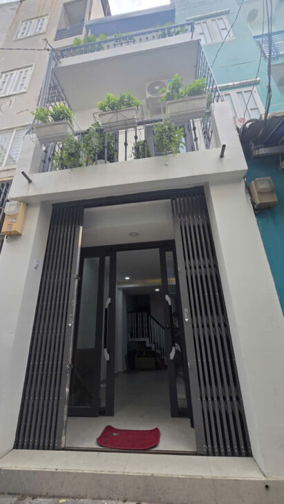 Quận 3 – CMT8- 3 tầng – Hẻm 3M – Giá 4.8 Tỷ