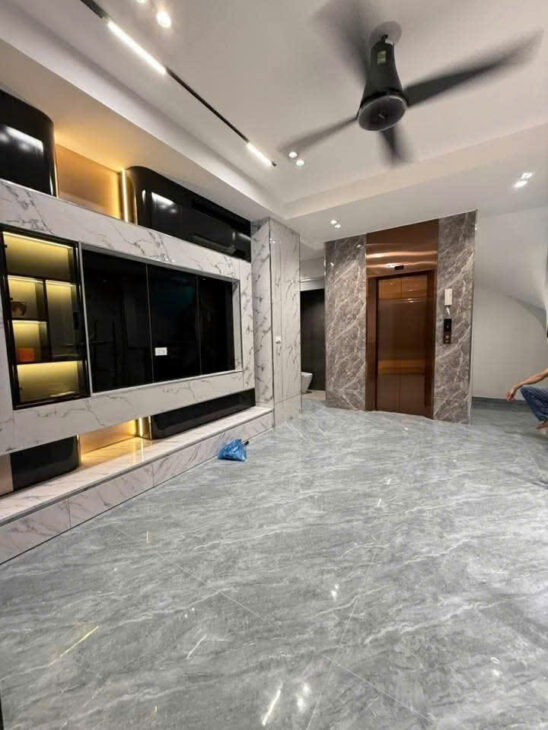 Với Tầm giá nhỉnh 11 tỷ SIÊU HIẾM Tại Trần Quý Cáp Đống Đa gần phố oto 45m x7t.