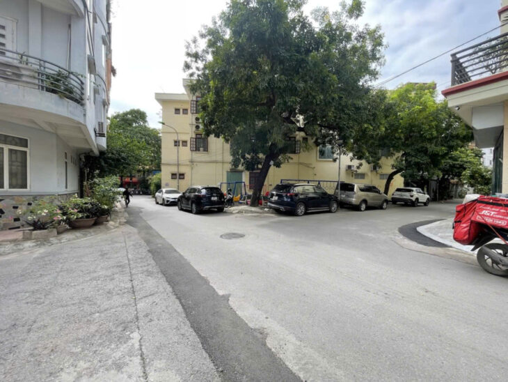 Bán nhà Khu đô thị văn Quán 55 m 4 tầng mt 4.8 m vị trí kinh doanh đường thông ô tô tránh giá 13 tỷ