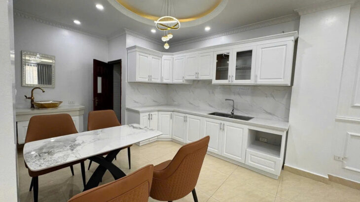 BÁN NHÀ LIÊN KỀ NGAY GẦN CHỢ VĂN LA – HÀ ĐÔNG – DT 50M X 5 TẦNG, MT 5.5M, GIÁ 16.8 tỷ