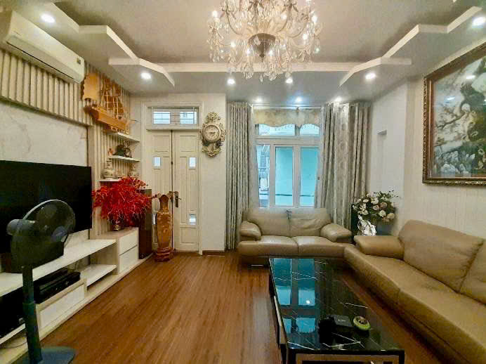 CẦN BÁN NHÀ ĐẸP GARA Ô TÔ TRÁNH KINH DOANH ĐỈNH- 16,9 TỶ, MẶT TIỀN 5M – TRUNG TÂM QUẬN ĐỐNG ĐA