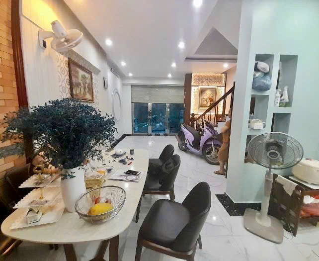 CẦN BÁN NHÀ ĐẸP GARA Ô TÔ TRÁNH KINH DOANH ĐỈNH- 16,9 TỶ, MẶT TIỀN 5M – TRUNG TÂM QUẬN ĐỐNG ĐA