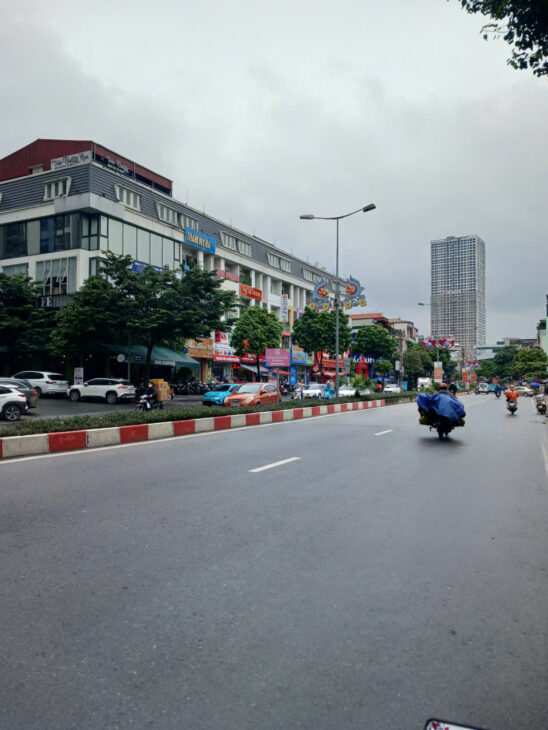 Lô góc 2 vỉa hè 3 thoáng 60 m2 5 tầng Đường ô tô đậu thoải mái, chỉ có tại Himlam Vạn Phúc