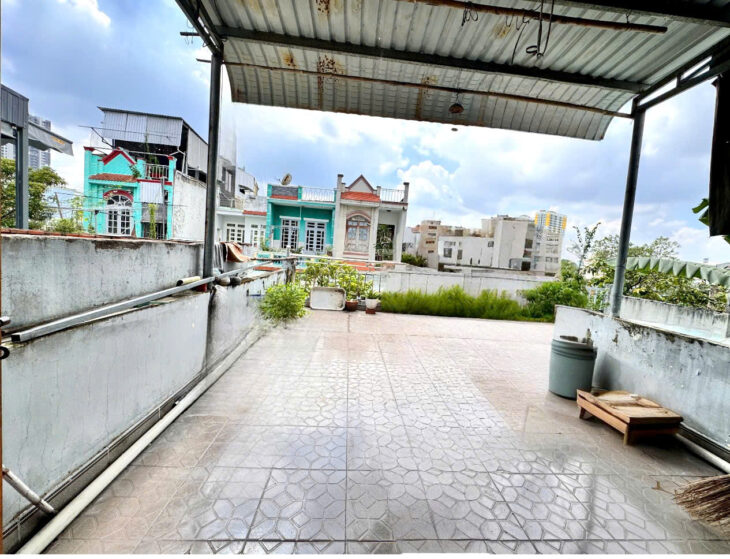 Bán nhà 2 Tầng Đông Hòa,SHR đường xe hơi,gần chợ Đông Hòa,giá rẻ