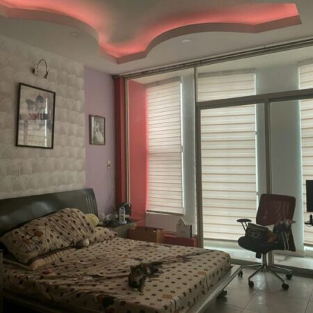 Bán nhà mặt tiền Nguyễn Minh Hoàng, phường 12, quận Tân Bình, khu K300