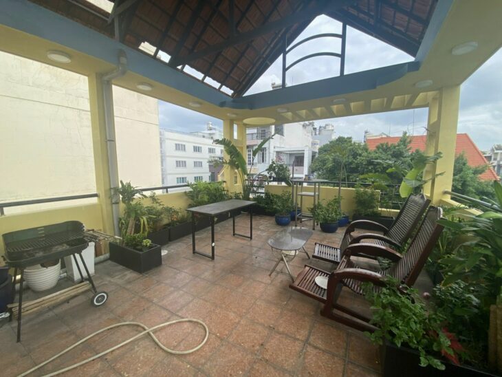 Bán nhà mặt tiền Nguyễn Minh Hoàng, phường 12, quận Tân Bình, khu K300