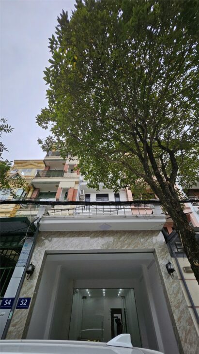 Cho thuê nhà Ngõ 110 Trung Kính, 92m2, xd 5 Tầng Đẹp, 9PN, Oto đỗ cửa, Tiện KD