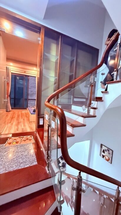 LẠC LONG QUÂN DT 30M xMT 5.2m-11,5 TỶ,VÀI BƯỚC Ô TÔ 54 CHỖ TRÁNH,NGÕ THÔNG,GẦN HỒ