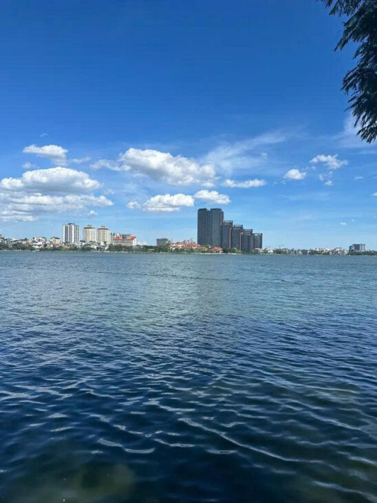 BÁN NHÀ ĐẸP, ĐƯỜNG LẠC LONG QUÂN, TÂY HỒ, HN.