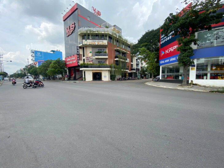 BÁN KHÁCH SẠN NGAY BIG C GO DĨ AN – BÌNH DƯƠNG -124M² (6.2M x 20M) – DT : 120TR/TH – GIÁ 16 TỶ