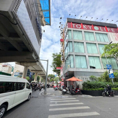 GIẢM SÂU 4 TỶ – CHỦ THIỆN CHÍ – MẶT PHỐ CẦU GIẤY – 2 MẶT TIỀN – SỔ VUÔNG ĐÉT.