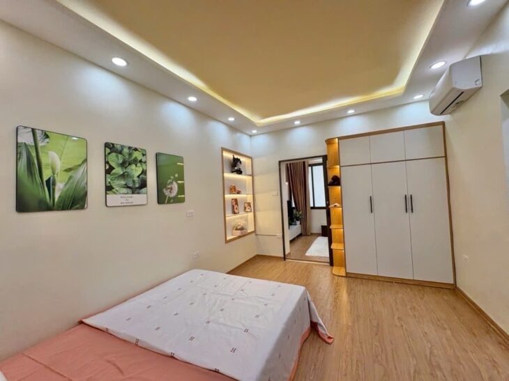 TẬP THỂ CHÙA LÁNG DT 100M GIÁ 4,5 TỶ,Ô TÔ ĐỖ CHÂN TÒA,LÔ GÓC,3 MẶT THOÁNG,NGÕ THÔNG