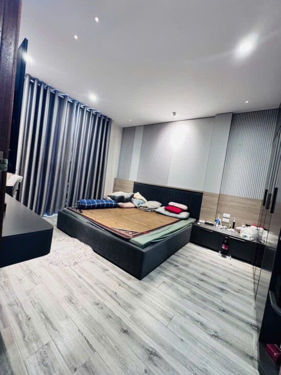 Siêu hiếm, bán nhà Kim Mã thang máy 6 tầng, ô tô đỗ cửa, giá 20 tỷ