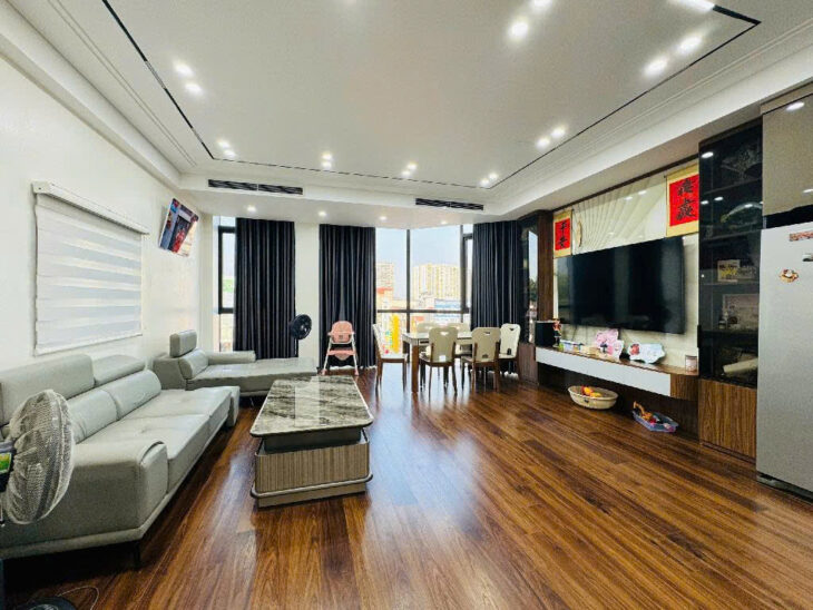 Cần bán nhanh, bán nhà Lạc Long Quân thang máy 7 tầng, ô tô tránh, giá 19 tỷ