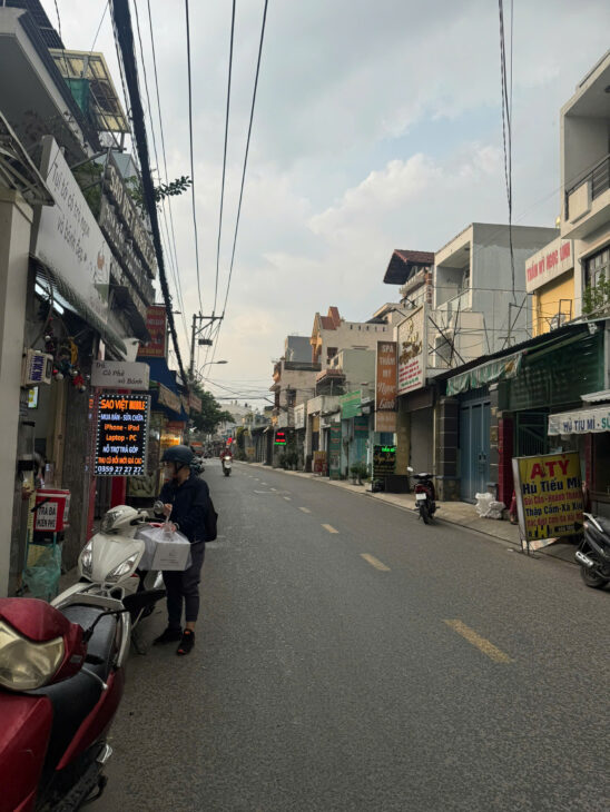 BÁN NHÀ C4 GÁC LỬNG 4 X 10M TRUNG CHÁNH – HÓC MÔN – SHR CHÍNH CHỦ – GIÁ CHỈ 2.2 TỶ