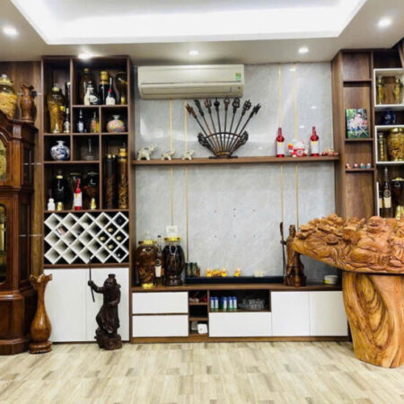 Bán Nhà Lạc Long Quân, 40m, 5 tầng,xây chắc chắn! oto 7 chỗ ngủ trong nhà!