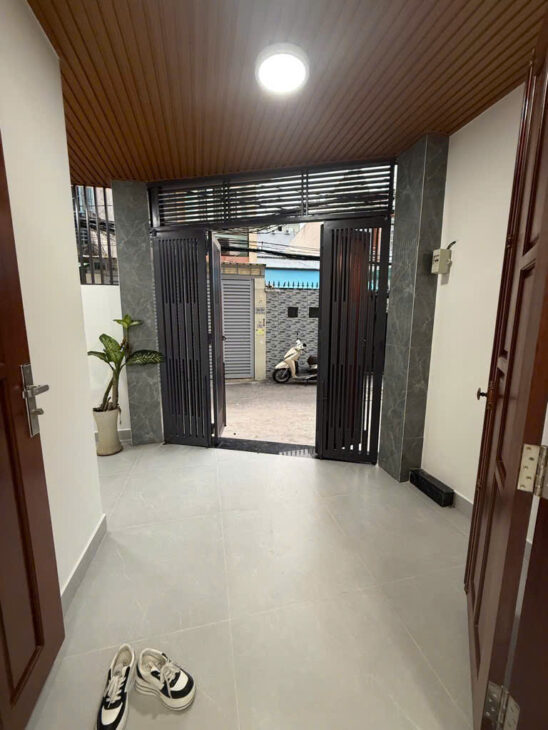 NHÀ GÓC 2 MẶT HẺM 6M XE HƠI QUAY ĐẦU – 9 ty 6