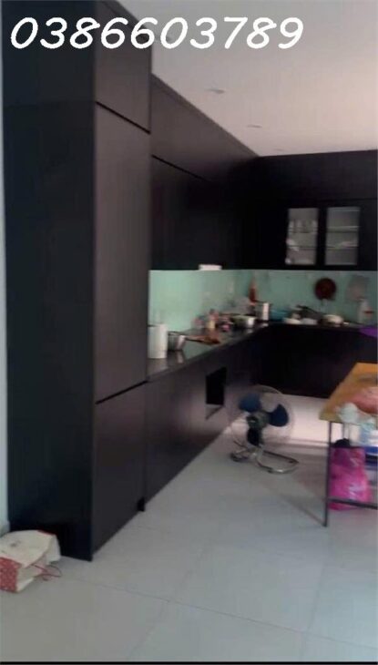 65.2m² – Mặt phố Ái Mộ, mặt tiền 4.5m, 4 tầng – giá chào 30 tỷ