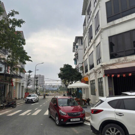 BÁN LIỀN KỀ B3 CIENCO5 – TRỤC CHÍNH 13.5M, VỊ TRÍ ĐẮC ĐỊA, CHỈ HƠN 13 TỶ.