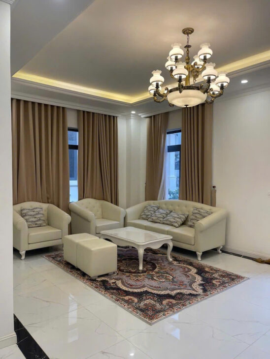CHO THUÊ VILLA 5 PHÒNG FULL NỘI THẤT CAO CẤP SÂN VƯỜN RỘNG MẶT TIỀN MĂNG LIN ĐÀ LẠT