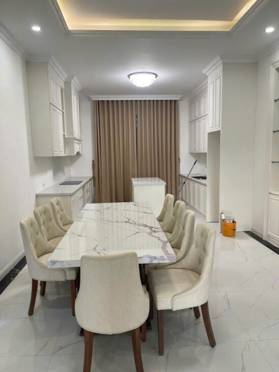 CHO THUÊ VILLA 5 PHÒNG FULL NỘI THẤT CAO CẤP SÂN VƯỜN RỘNG MẶT TIỀN MĂNG LIN ĐÀ LẠT