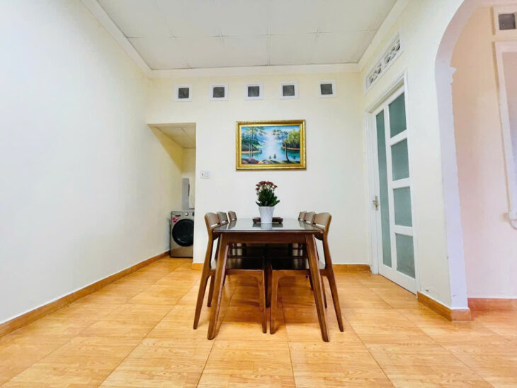 Cho thuê Villa nguyên căn 4 phòng ngủ view thung lũng sân đậu ô tô Khe Sanh phường 10 Đà Lạt giá 15