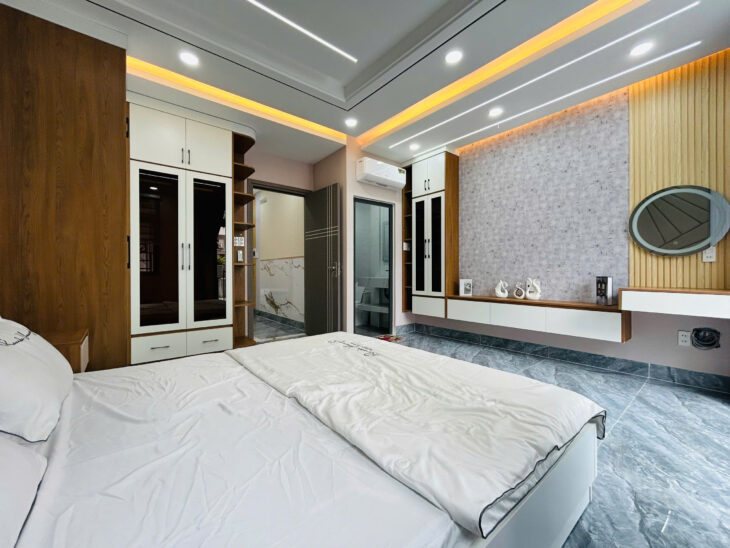 NHÀ ĐẸP, XE HƠI VÀO SÂN, CÁCH HÀ HUY GIÁP 300M, NỘI THẤT ĐẸP ĐẼ, NỞ HẬU