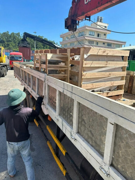 VẬN CHUYỂN HÀNG HOÁ BẰNG ĐƯỜNG HÀNG KHÔNG VÀ ĐƯỜNG TÀU BIỂN – UY TÍN • NHANH CHÓNG • GIÁ TỐT!