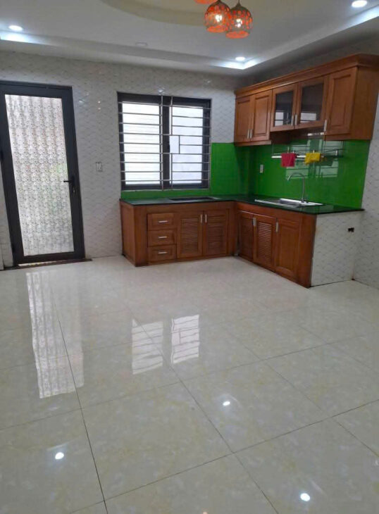 NHÀ 3 LẦU NGAY CHỢ CẦU ĐỒNG, LÊN GÒ VẤP GẦN, HẺM XE HƠI