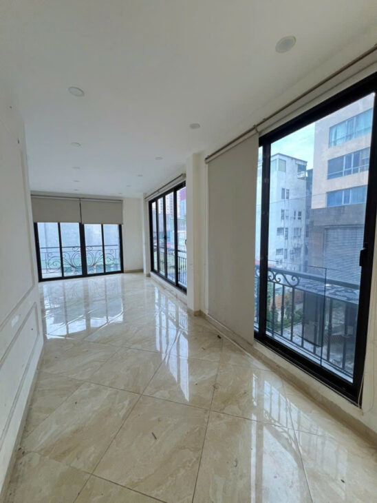 18.11.25.1 phân lô Láng Hạ, ô tô chạy vòng quanh nhà 6 tầng thang máy mới kính coong